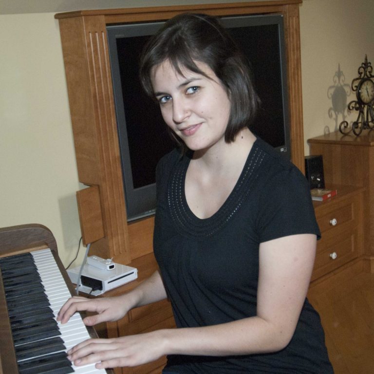 Léticia Villeneuve a reçu la bourse Cecil-Rhodes, d’une valeur de 100 000 $, qui lui permettra de faire sa maîtrise en relations internationales à l’Université d’Oxford, en Angleterre. (Photo: Alarie Photos)