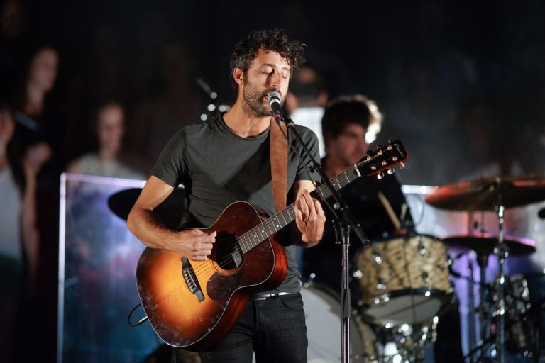 Des artistes de tous styles et toutes générations pour les Soirées du 50e Habitant Saint-Vincent-de-Paul depuis plusieurs années, Louis-Jean Cormier n'aura pas long à parcourir pour donner le coup d'envoi des Soirées du 50e, le 24 juin. (Photo TC Media - Archives)