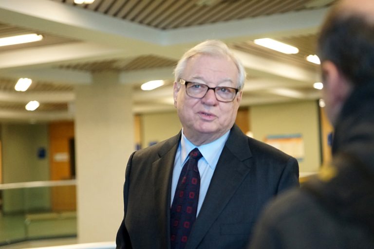 L’enquête préliminaire frappée d’une ordonnance de non-publication Gilles Vaillancourt, croisé dans le corridor du palais de justice de Laval ce mardi matin.