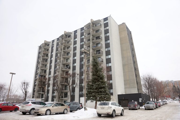 Incendie au Manoir Thérèse Casgrain Le résident de l'appartement 608 n'était pas chez lui lorsque des flammes ont commencé à prendre forme.