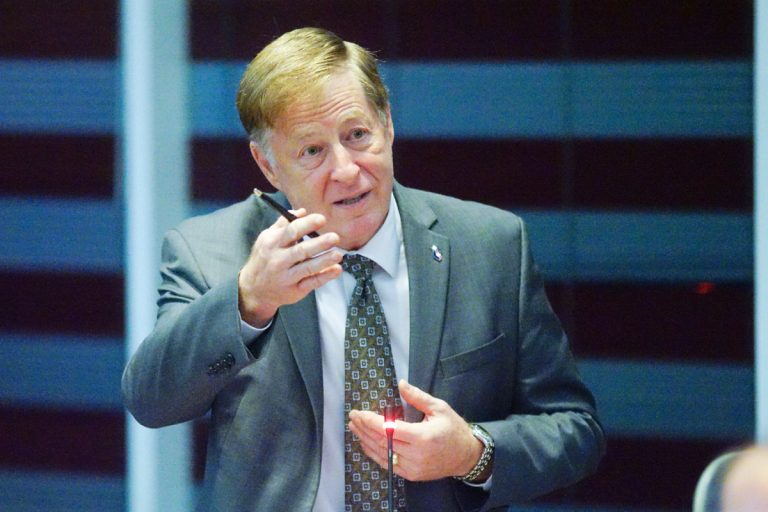 Marc Demers réfute les accusations de Pierre Anthian Marc Demers, chef du Mouvement lavallois et maire de Laval.