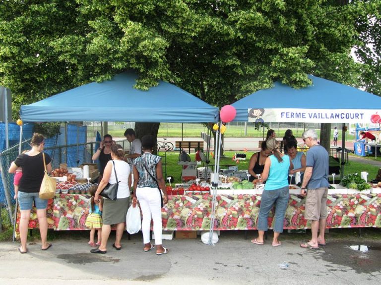 Faire ses achats aux marchés de quartier Les Marchés de quartier de l'est de Laval accueilleront la clientèle du 6 août au 25 septembre, à Saint-Vincent-de-Paul et Saint-François.