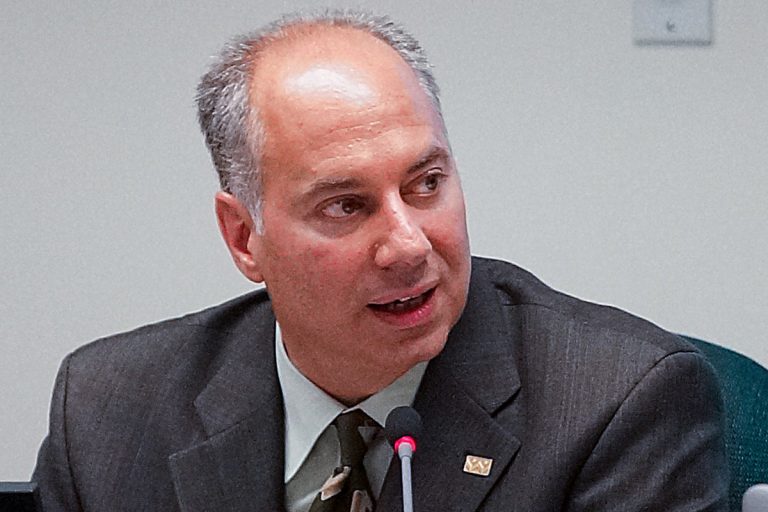 Plus de 11 000 $ de dépenses en lien avec l’éthique Le président sortant, Nick Milas, a été exonéré des neuf allégations de contravention au code d'éthique de la CSSWL.