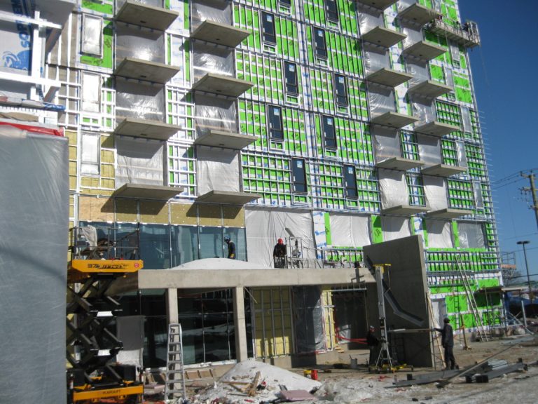 Le projet Habitation Louise-Beauchamp accueillera ses premiers locataires en novembre prochain au 3300, rue des Châteaux, à Chomedey.