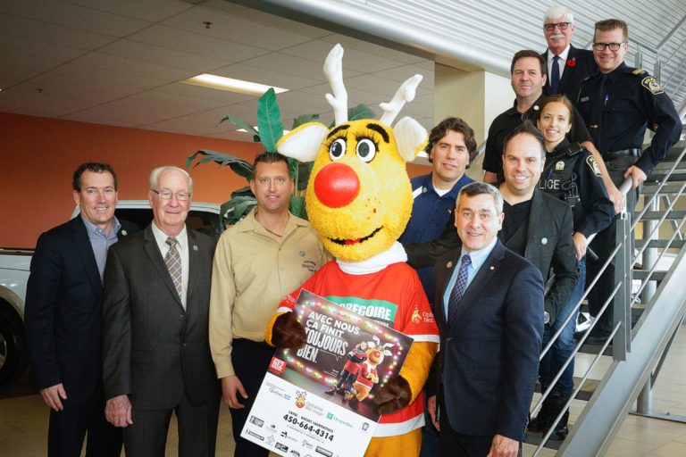 3000 bénévoles recherchés pour Laval et Basses-Laurentides Tous les partenaires et organisateurs de l'Opération Nez rouge Laval-Basses Laurentides, lors du lancement, le 5 novembre.