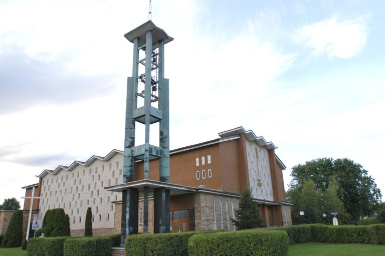 L’église de la paroisse Notre-Dame-des-Écores a été vendue cet été pour une somme avoisinant 900 000 $. (Photo:Jacques Pharand)