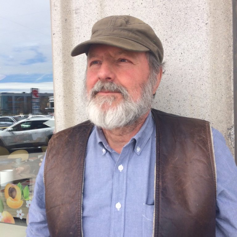 Les aphorismes illustrés de Patrick Coppens À 72 ans, Patrick Coppens pratique encore son art et l'écriture avec passion et liberté.(Photo TC Media)