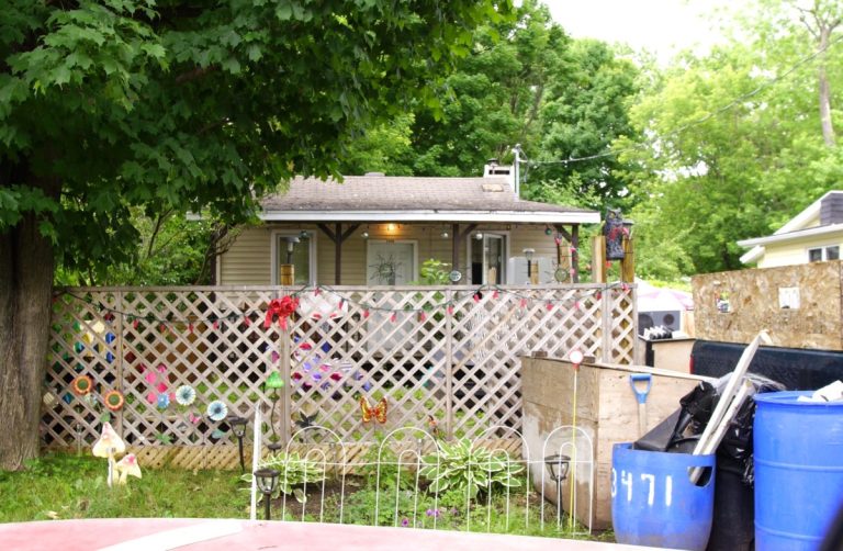 Deux perquisitions anti-drogue fructueuses Une double intervention, dont une dans une résidence de Laval-Ouest, s'est déroulée ce matin à Boisbriand et Laval. (Photo TC Media - Mario Beauregard)