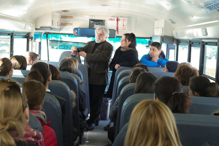 Les participants au lancement de Petits bonheurs Laval 2015 ont eu un aperçu du spectacle vedette de cette sixième édition. (Photo TC Media - Mario Beauregard) 