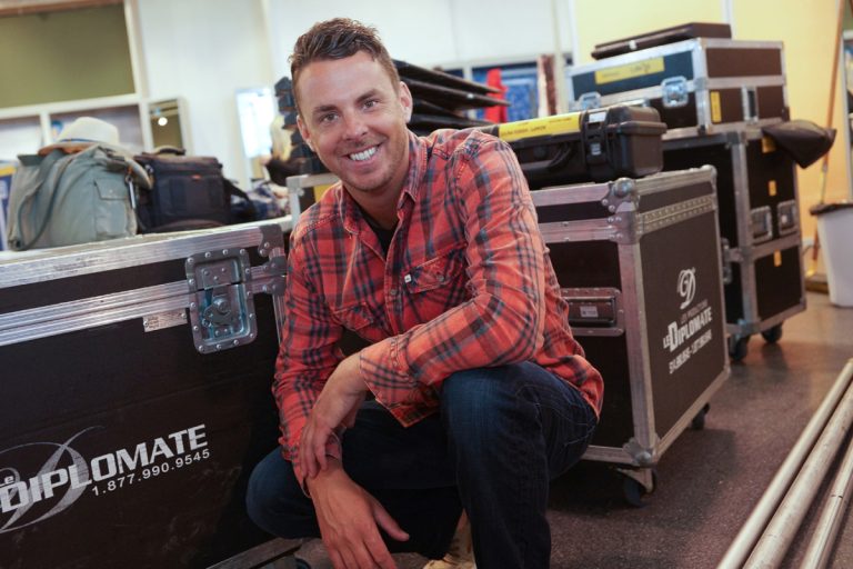 Philippe Bond lâche la radio et passe une partie de l’été à la SAM Prenant une pause de l'animation radio, Philippe Bond veut consacrer le gros de ses énergies à la tournée dans la prochaine année. (photo TC Media - Mario Beauregard)