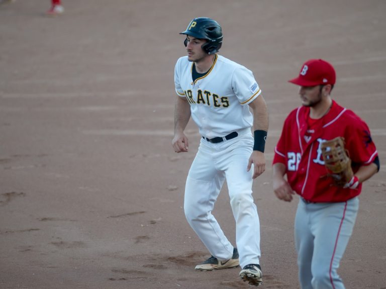 Sebastiano Scalzo se retrouve deuxième de la Ligue de baseball junior élite grâce à une moyenne au bâton de ,430. Ses quatre circuits et ses 31 points produits le place respectivement 4e et 3e dans ces catégories.   