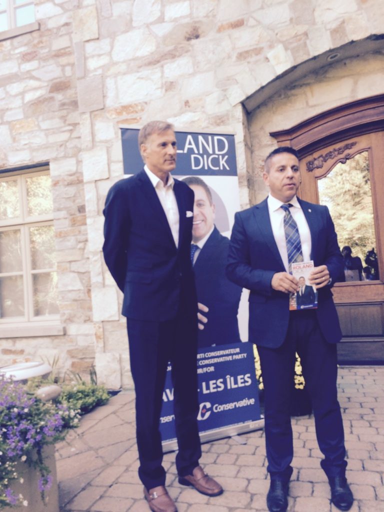 Maxime Bernier fier de l’engagement du Parti conservateur pour les PME MAxime Bernier appui le candidat conservateur Roland Dick.