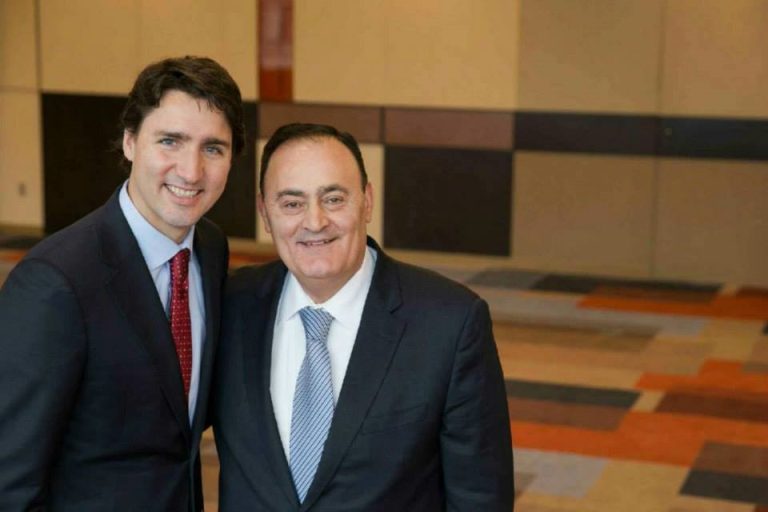 Les 5 priorités du député Fayçal El-Khoury Fayçal El-Khoury, accompagné par son chef Justin Trudeau, veut suivre le plan du PLC.