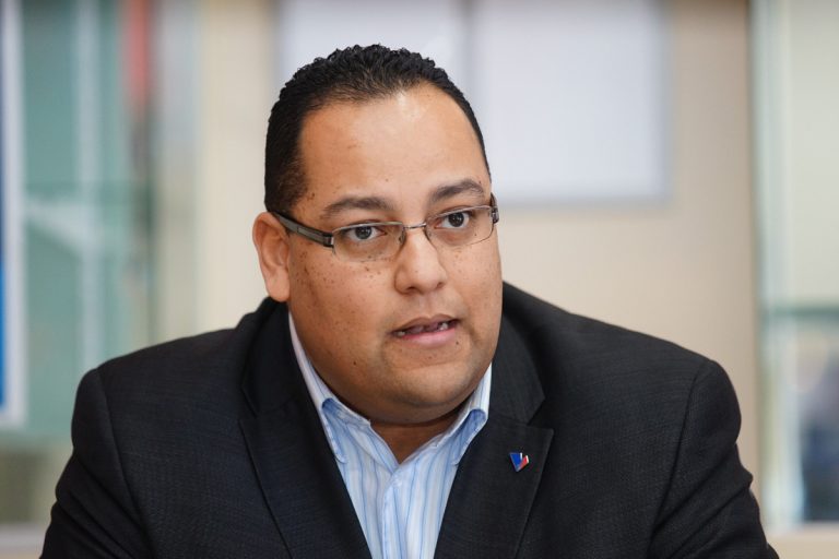 Près de 2000 jeunes prestataires sans contrainte à l’emploi Saul Polo, député libéral de Laval-des-Rapides.