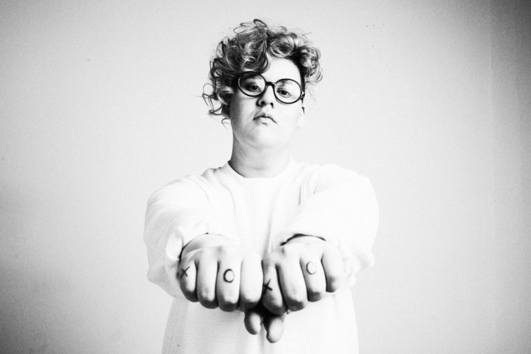 Safia Nolin fait de la musique depuis toute petite. Elle sera en spectacle avec son ami Philippe Brach, le grand gagnant des Francouvertes 2014. (Photo gracieuseté)