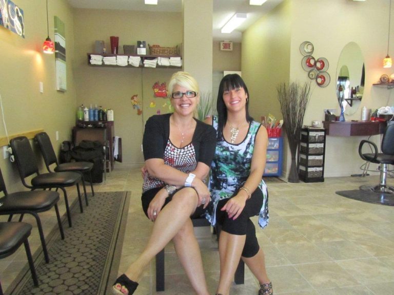 Manon et Julie, propriétaires