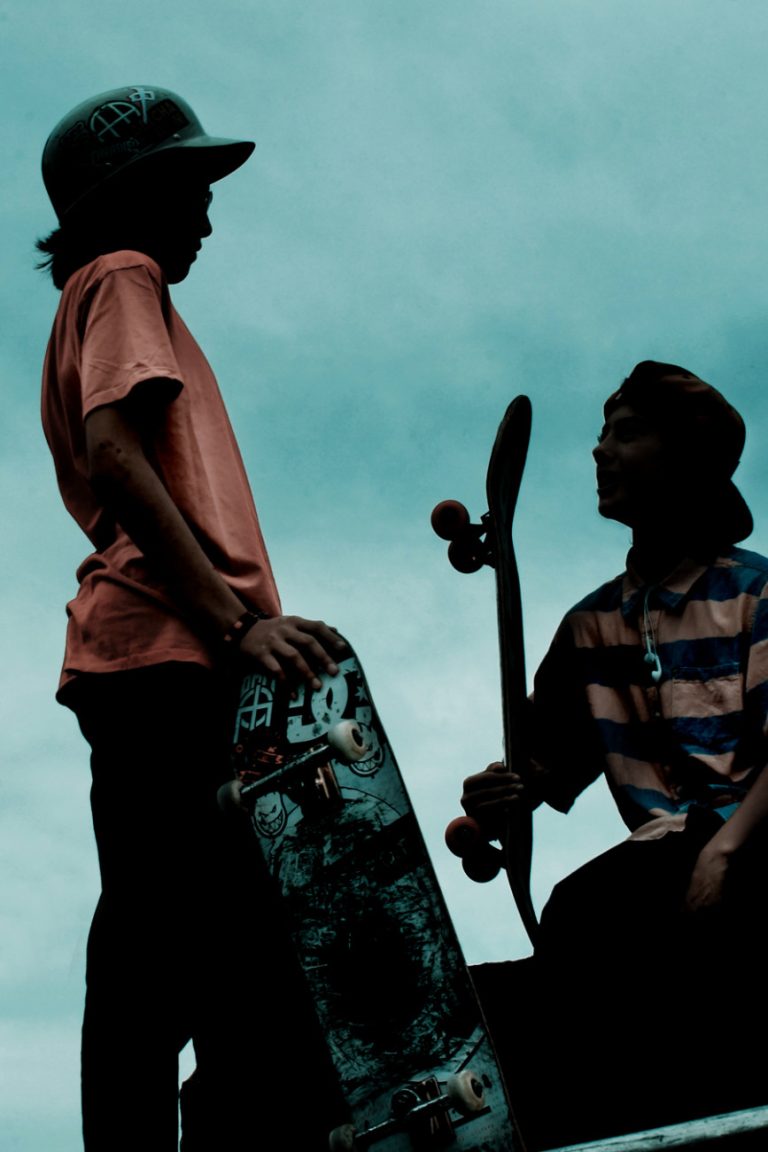 Les adolescents rencontrés affirment être actifs, ne pas se soucier de leur apparence et vouloir finir leur secondaire.