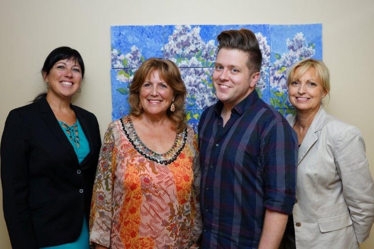 Sylvie Lizotte, directrice des ventes, Courrier Laval; Diane Tremblay, coordonnatrice des événements, SAL; Étienne Cousineau, ambassadeur, SAL; et Lise Lalande, directrice générale, SAL.