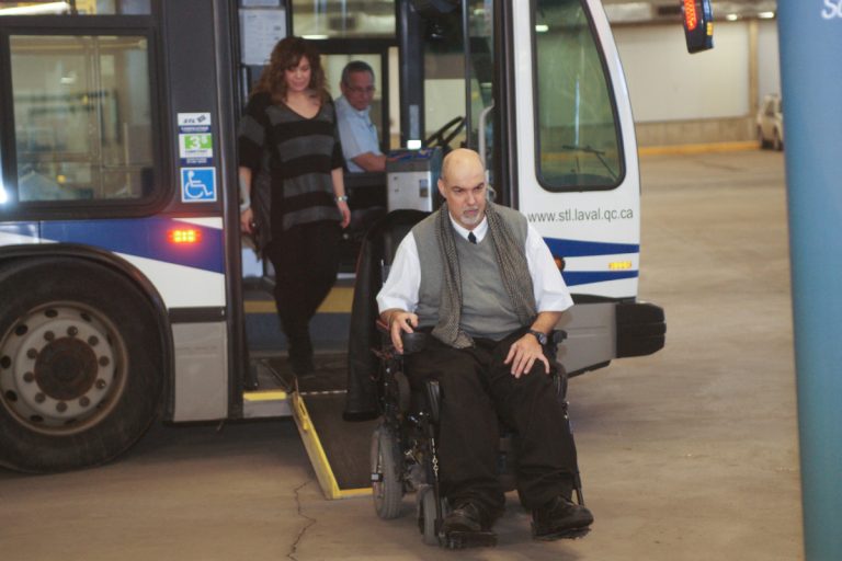 Les rampes flip sont beaucoup plus performantes que les rampes télescopiques, qui sont inopérables sur des autobus de la STL.