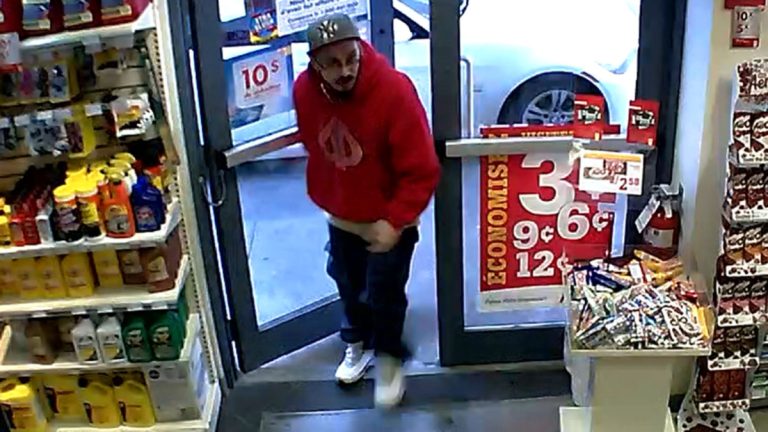 Suspecté d’agression armée dans une station d’essence L'homme suspecté n'a pas aimé se faire demander une pièce d'identité.(Photo gracieuseté)