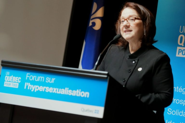 Hypersexualisation: «Nos filles sont les premières victimes», Suzanne Proulx Suzanne Proulx est députée de Ste-Rose et maman d'une fille de 18 ans.