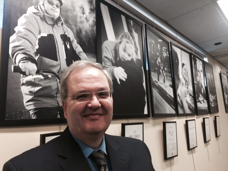 21 visages pour sensibiliser à la Trisomie-21 En 2000, Sylvain Fortin a décidé de fonder la Société québécoise de la Trisomie-21, basée depuis sur le boulevard Saint-Elzéar, dans Vimont. (Photo TC Media)