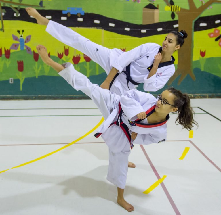 Gizem Camkiran et Hajar Yansli ont marqué des points à Toronto.