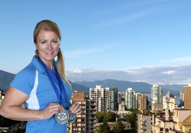 Sylvie Dufresne double médaillée d’argent Grâce à ses deux médailles d'argent, Sylvie a mérité son billet pour le Championnat du monde en Malaisie.