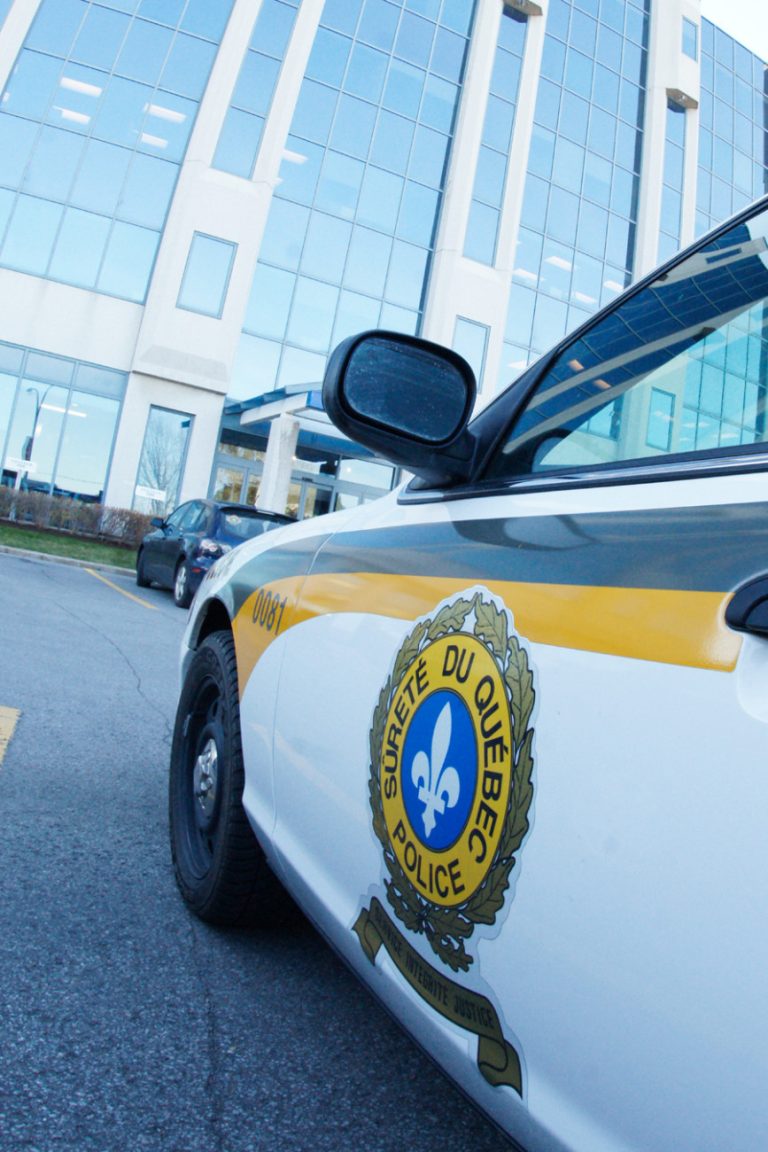 Cent quarante (140) policiers-enquêteurs ont été mis à contribution dans huit perquisitions effectuées les 6 et 8 novembre dans autant de firmes de génie-conseils de Laval. Ces opérations s'inscrivent dans la poursuite d'une vaste enquête sur la corruption municipale et la collusion dans l'octroi des contrats publics à Laval.