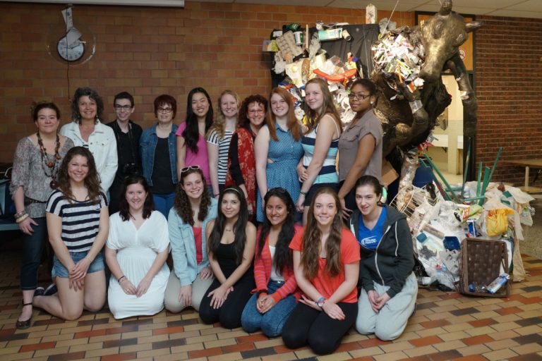 Les oeuvres conçues par les élèves, accompagnés d'enseignantes et d'artistes, sont spectaculaires et l'événement du mercredi 28 mai en promet tout autant. (Photo TC Media - Mario Beauregard) 