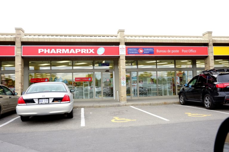 Les voleurs visaient de la marchandise électronique. (Photo TC Media - Mario Beauregard) 