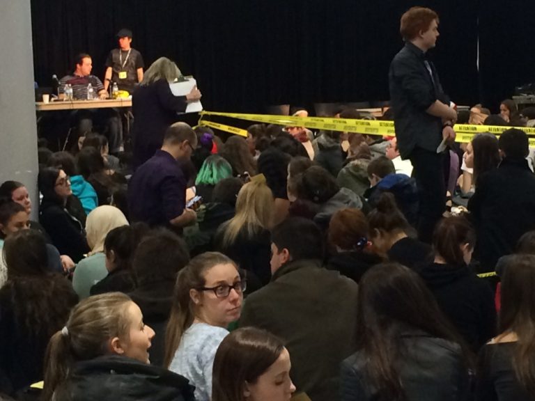 Vote de grève à Montmorency: scrutin en cours Les échanges continuent en ce moment dans l'agora du Collège Montmorency et la Salle André-Mathieu.(Photo TC Media)