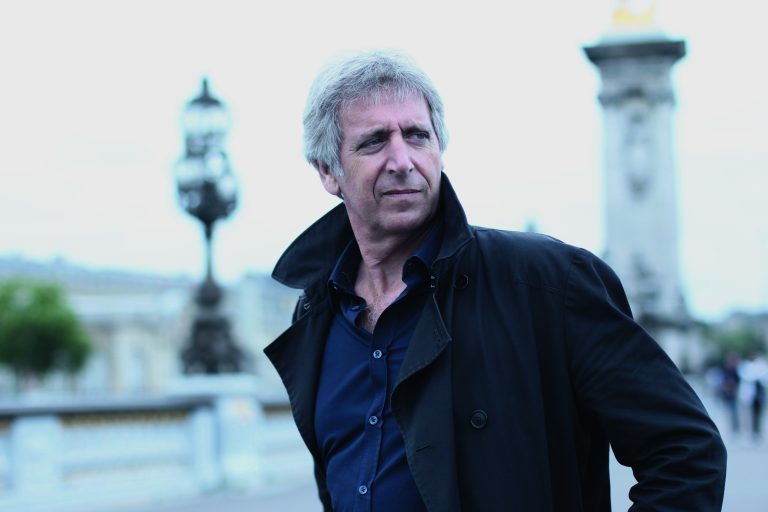 La tournée québécoise d'Yves Duteil comporte une trentaine d'arrêts dont celui du jeudi 13 novembre, à la Salle André-Mathieu.(Photo gracieuseté) 