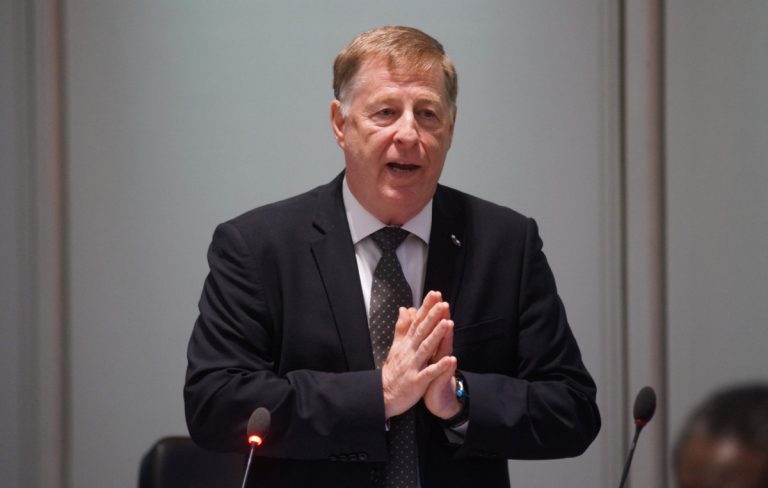 Le maire n’oppose pas son veto aux résolutions adoptées par ses dissidents Le maire Marc Demers en mode médiation.