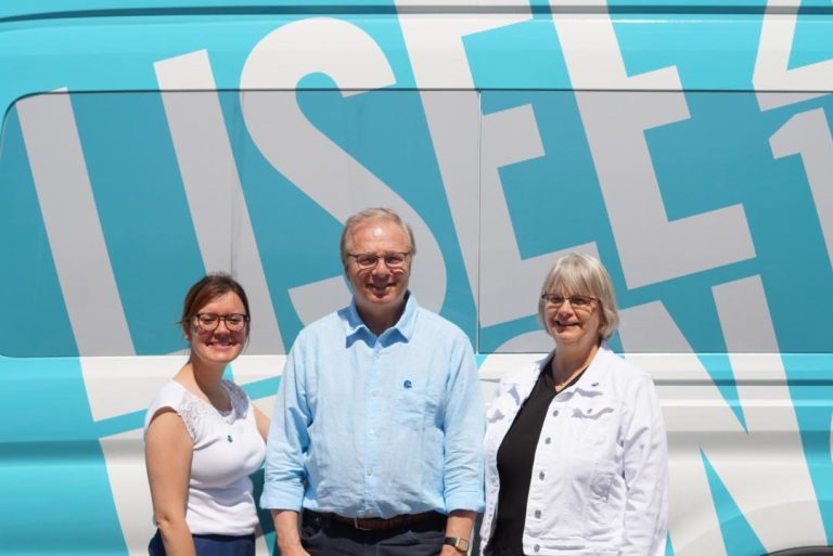 Jean-François Lisée vient fouetter ses troupes Le chef péquiste, Jean-François Lisée, aux côtés des candidates Odette Lavigne (Fabre) et Sylvie Moreau (Vimont).