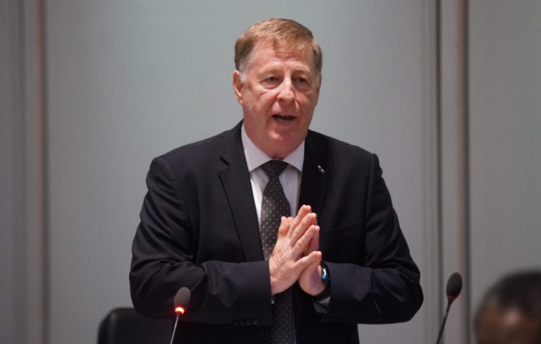 Élections: la Ville redéroule sa liste d’épicerie
