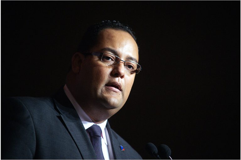 Saul Polo fait campagne pour le bois du Trait-Carré