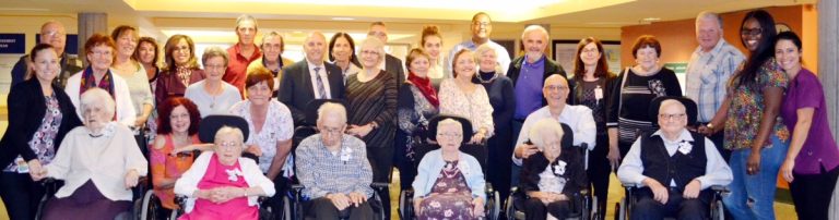 Six centenaires à Idola-Saint-Jean