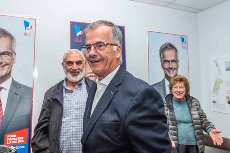 Guy Ouellette réélu dans Chomedey