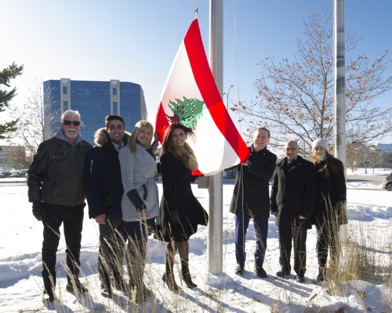 Le drapeau du Liban à l’hôtel de ville