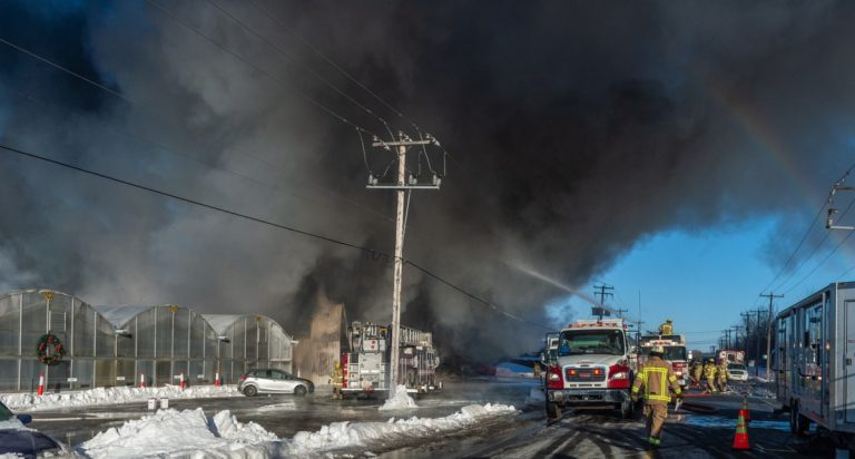 65 pompiers contrôlent le feu des Serres Cléroux