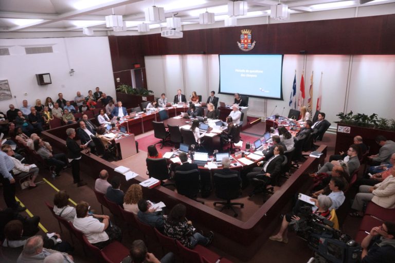 Laval reconnaît l’urgence de la crise climatique