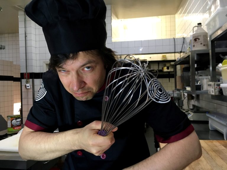 Mononc’Serge sert (enfin!) du «Réchauffé»