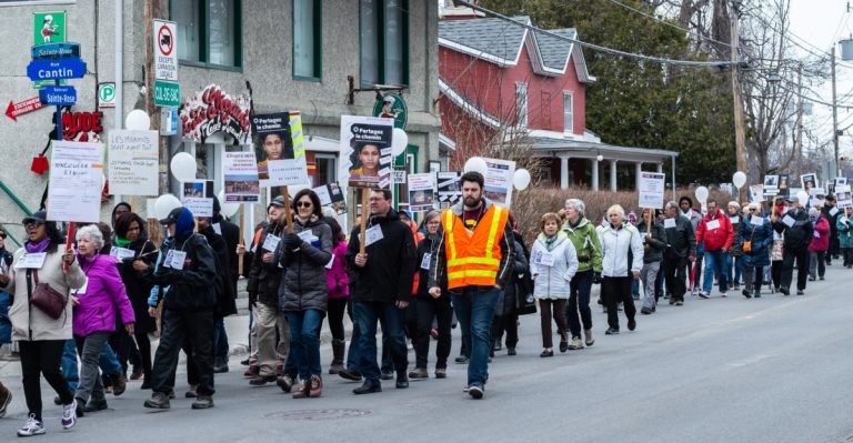 Plus de 140 marcheurs pour les migrants