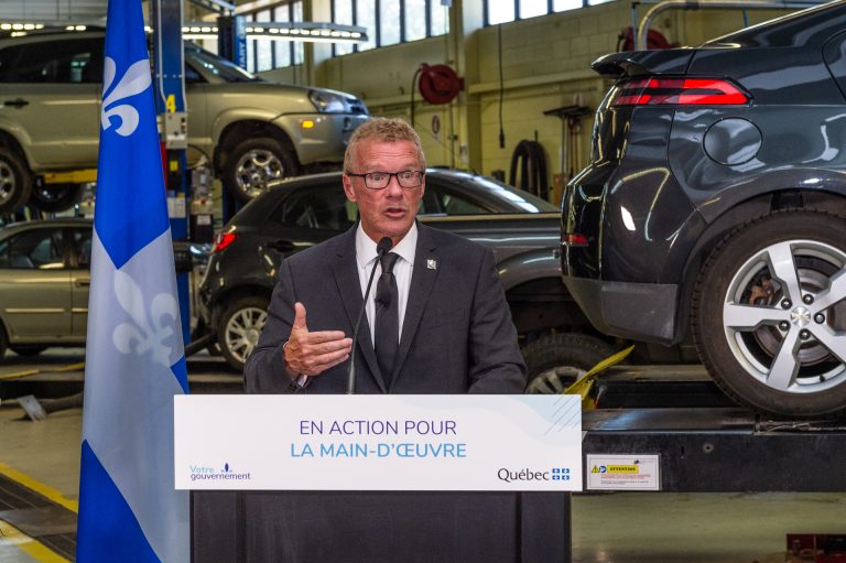 Québec soutient le développement financier à Laval et Montréal