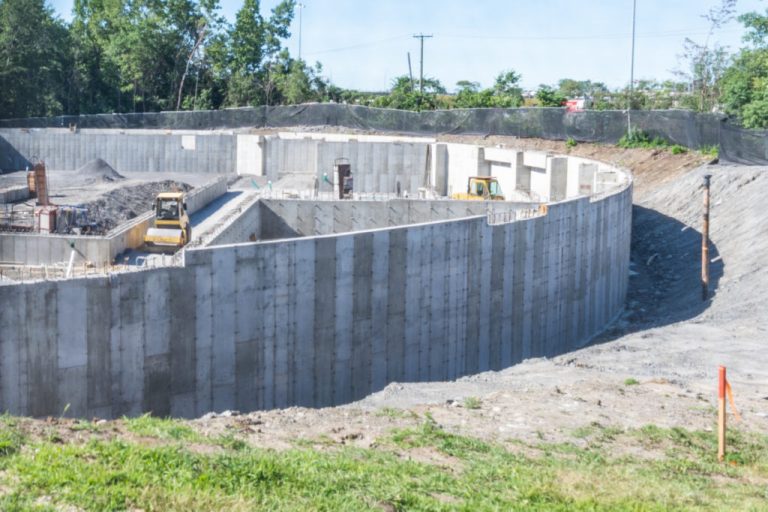 Action Laval suggère de bulldozer les fondations et repartir à zéro