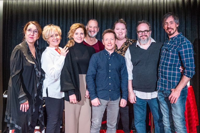 Un tournage au théâtre virera au vinaigre à Laval