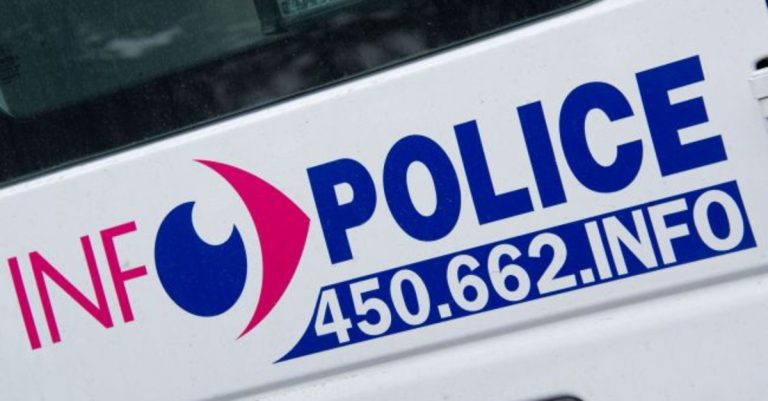 Ils volent un guichet avec leur camion
