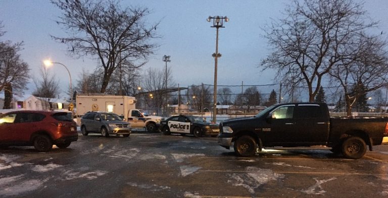 Ado poignardé à mort dans Fabreville