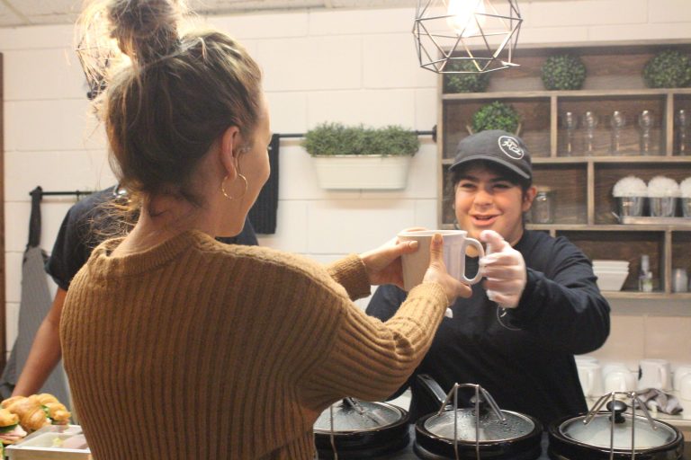 Un café par et pour des étudiants d’Horizon-Jeunesse café